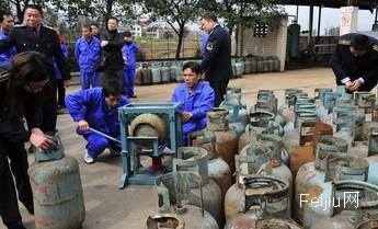 河北围场走访废品收购站严查气瓶保安全