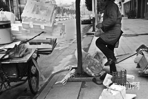 德州：废品价格大幅降价  “破烂王”感慨日子难过