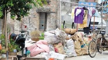 设在居民楼下 废品回收行业有待“立规矩”