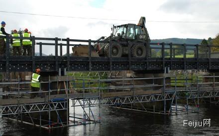 苏格兰用废塑料建造世界最长回收垃圾桥