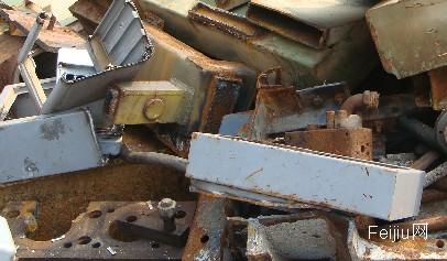 车子暗斗里装铅块 每拉一次废铁能骗400公斤