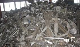 两男子盗窃贵重材料被捕 误当废钢变卖获三千元
