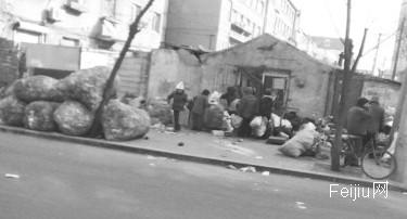 收购价下降仍挡不住节后市民扎堆卖废品热情