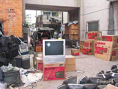 换个“马甲”废旧电视翻新变名牌