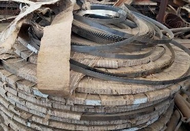 市场亢奋 钢材等黑色系商品价格大幅上涨