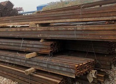 青岛海关首次监管验放整船进口再生钢铁原料