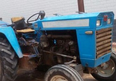 湖南泸溪开展变型拖拉机拆解报废工作 湖南泸溪开展变型拖拉机拆解报废工作