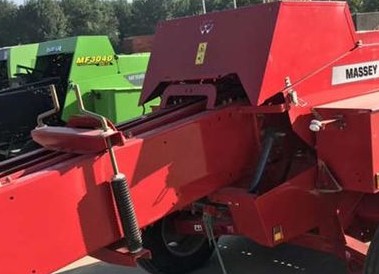 酒泉瓜州举行农机报废回收拆解现场演示会